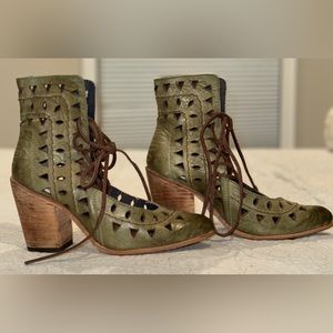 Freebird booties size 7